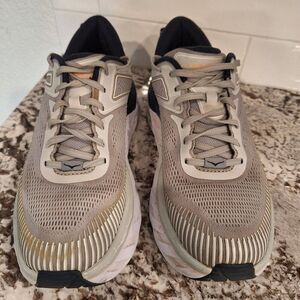 Hoka One One Bondi 7. Size 10.5‎